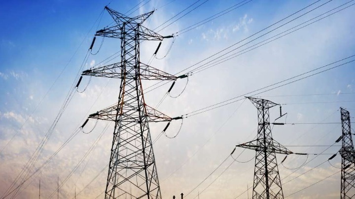 w10 210333w21100524w19170712w16220124w1094352w1084742Powerlines