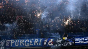 dinamo zagreb FANS APE