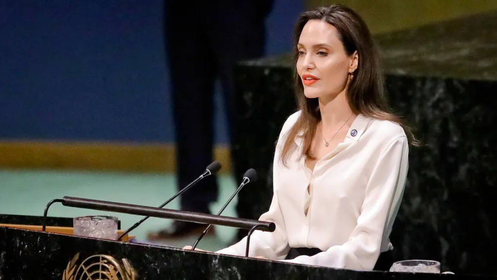 Angelina Jolie 1020.jpg
