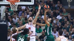 Panathinaikos Olympiakos 1020.jpg