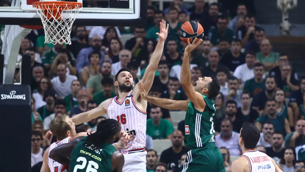Panathinaikos Olympiakos 1020.jpg