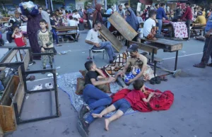 gaza refugees ap23287348308601.jpg