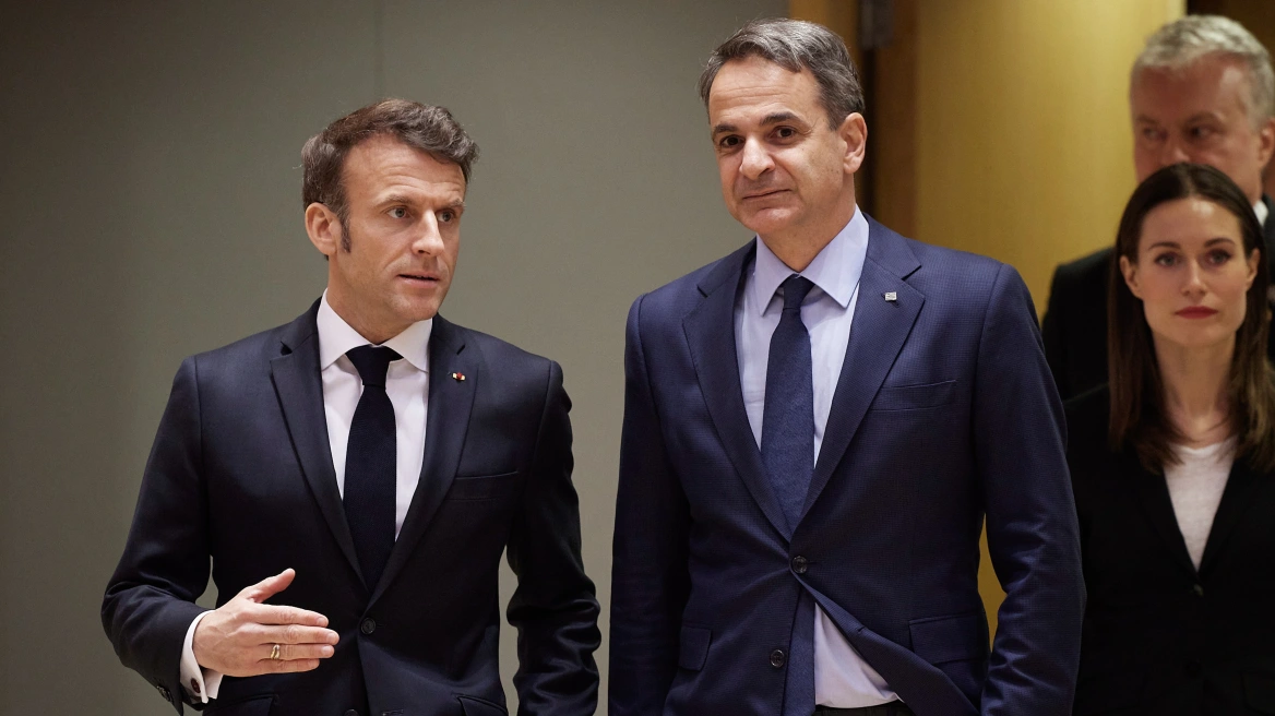 mitsotakis makron