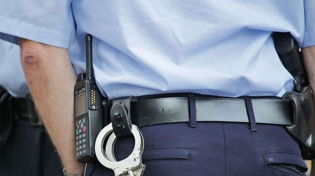 POLICE 1