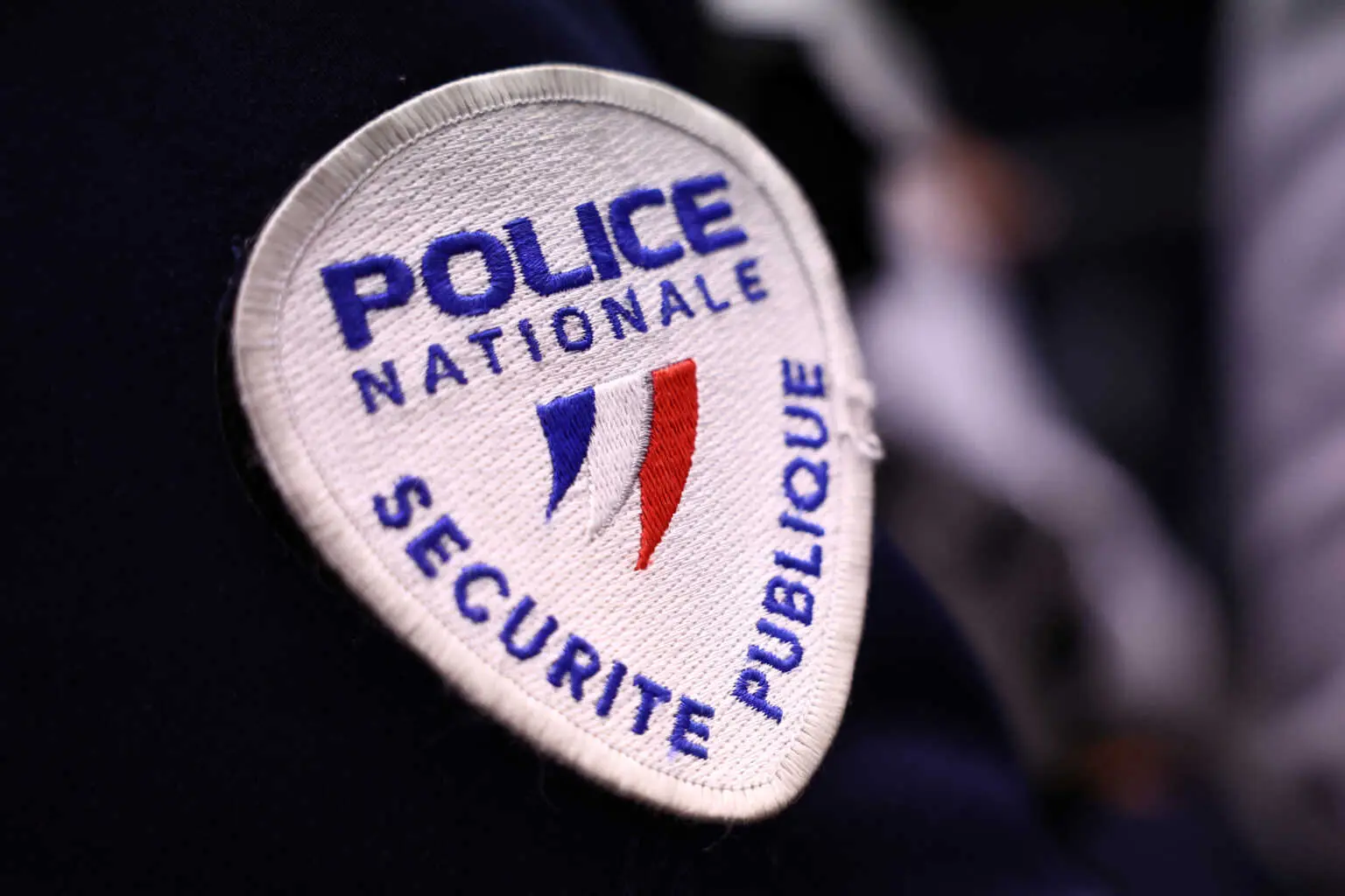 france police r 2612 1536x1024
