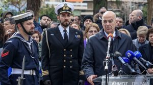 Δένδιας Παρέστη στο μνημόσυνο του αντιναύαρχου Π. Βλαχάκου