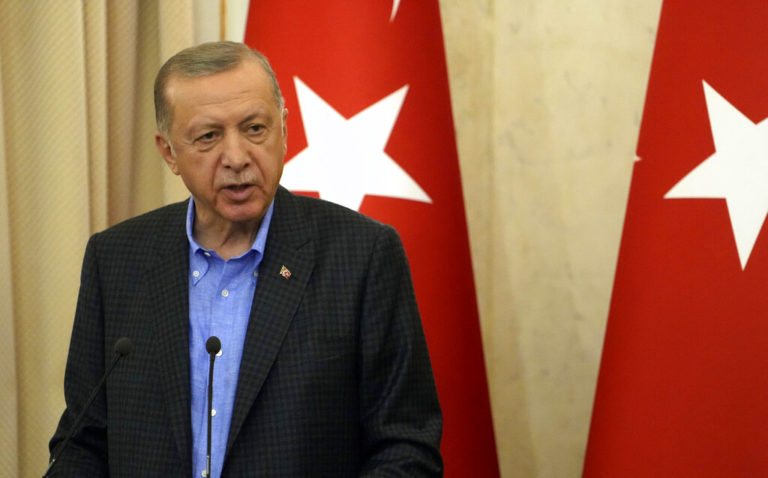 Ερντογάν: Επικοινώνησε με τον ιερέα της καθολικής εκκλησίας όπου σημειώθηκε ένοπλη επίθεση