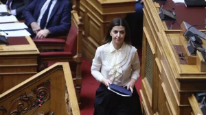 Αγαπηδάκη σε Νατσιό Πρέπει να σεβόμαστε την προσωπικότητα του καθενός και της καθεμιάς