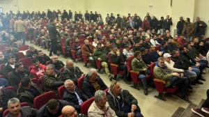 Αγρότες Νίκαια Προτείνουν αποκλεισμό εθνικών οδών και κάθοδο στην Αθήνα