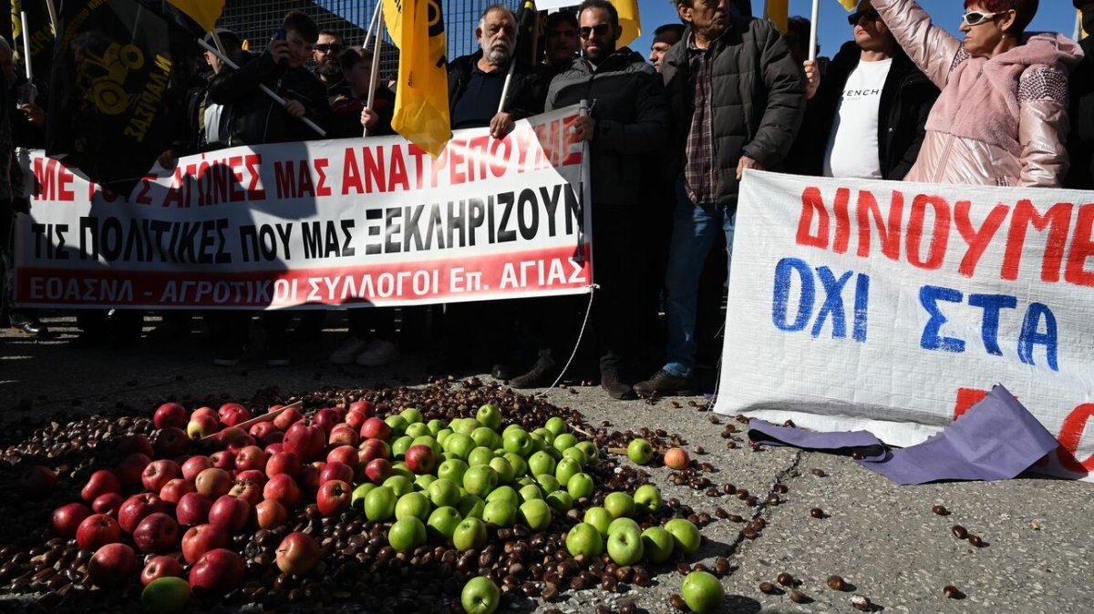 Θεσσαλονίκη Ολοκληρώθηκε το συλλαλητήριο των αγροτών «Επιστρέφουμε στα μπλόκα»