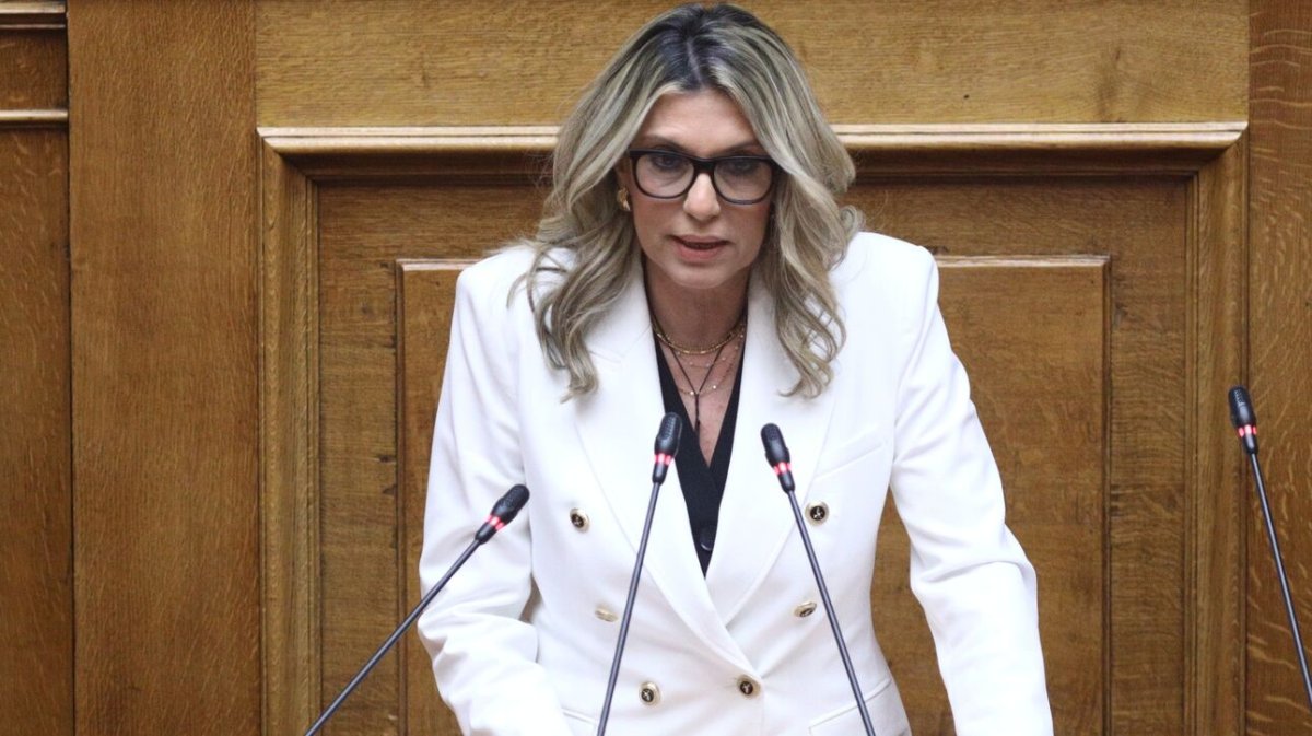 Καταψηφίζει το νομοσχέδιο για τα ομόφυλα ζευγάρια και η Άννα Καραμανλή
