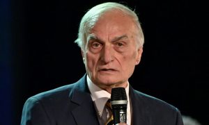 Μανώλης Μαυρομμάτης Διασωληνώθηκε μετά από εγκαύματα που υπέστη από φωτιά στο σπίτι του
