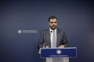 Μαρινάκης: Στόχος η εφαρμογή του κατώτατου μισθού από την 1η Απριλίου – Δέσμευση να φτάσει στα 950 ευρώ στην τετραετία