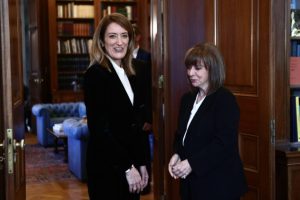 Σακελλαροπούλου – Μέτσολα: Στο επίκεντρο οι ευρωεκλογές ως «πανευρωπαϊκή δημοκρατική άσκηση»
