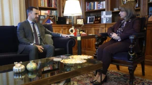 Την Κατερίνα Σακελλαροπούλου συνάντησε ο Αλέξης Χαρίτσης