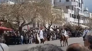 25η Μαρτίου Παρέλαση με άλογα στην Κάρυστο Δείτε το βίντεο