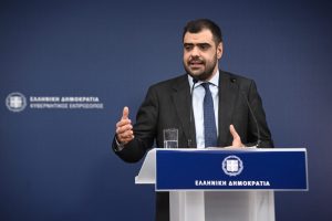 Μαρινάκης: Αναβάλλεται το Υπουργικό Συμβούλιο για μετά το πέρας της συζήτησης στη Βουλή
