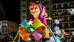 Πατρινό Καρναβάλι Βούλιαξε από κόσμο η Αχαϊκή πρωτεύουσα Κορυφώνονται αύριο οι εκδηλώσεις