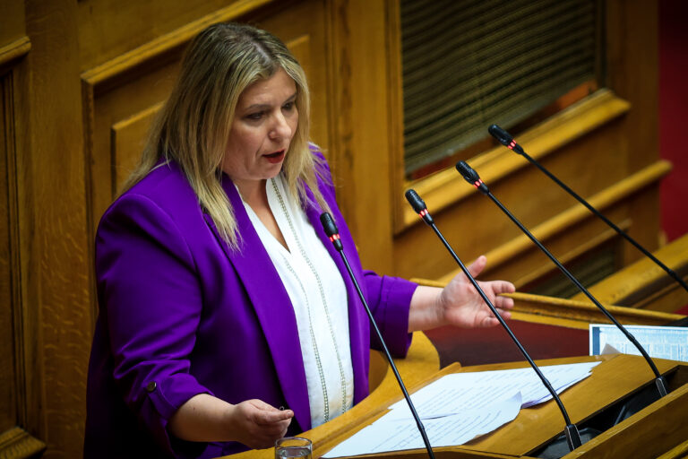 Συρεγγέλα: Εκμεταλλεύεστε μια εθνική τραγωδία με πρακτικές που θα ζήλευε και ο ίδιος ο Μακιαβέλλι