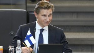 Φινλανδία Ελεύθερη η Ουκρανία να βομβαρδίσει τη Ρωσία με τα όπλα μας