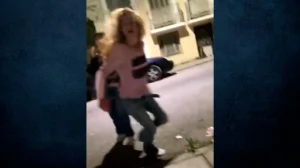 Έκρηξη ενδοοικογενειακής βίας Γυναίκα πήδηξε από το παράθυρο για να γλιτώσει το ξύλο