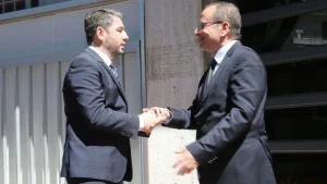 Ανδρουλάκης για υποκλοπές Ανοίγει το Κουτί της Πανδώρας για τον Μητσοτάκη