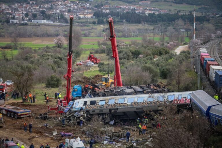 Τέμπη: Εκδικάστηκε η πρώτη αγωγή αποζημίωσης συγγενών θύματος – Τέσσερα άτομα διεκδικούν 1 εκατ. ευρώ