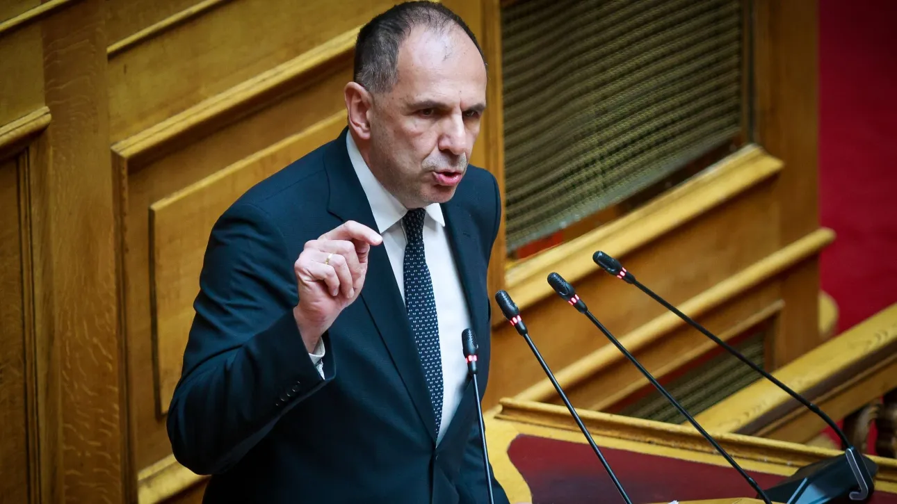 gerapetritis mοni tis xoras