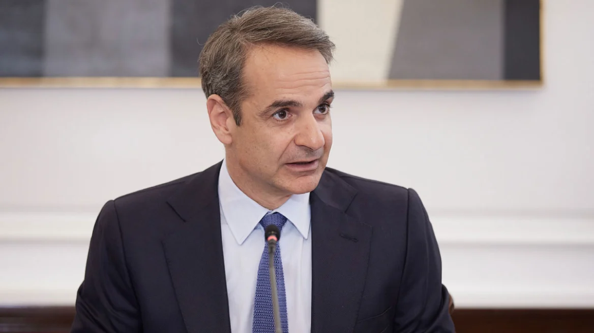mitsotakis evdomadiaia analisi