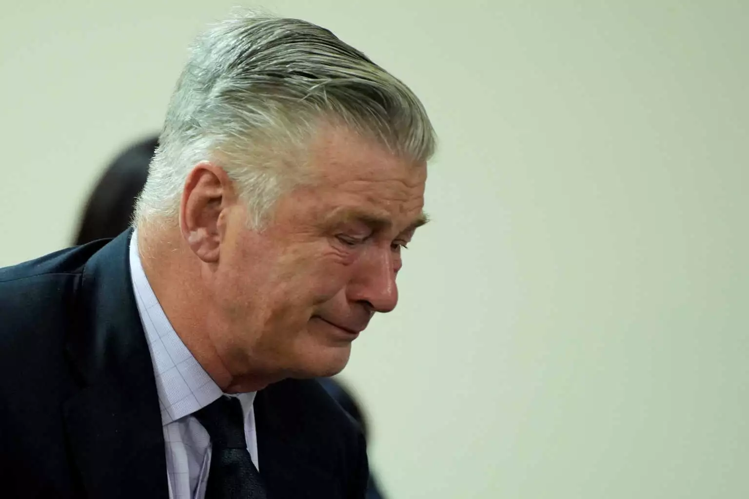 baldwin crying 1536x1024
