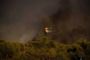 fire varnavas reuters6 1536x1024