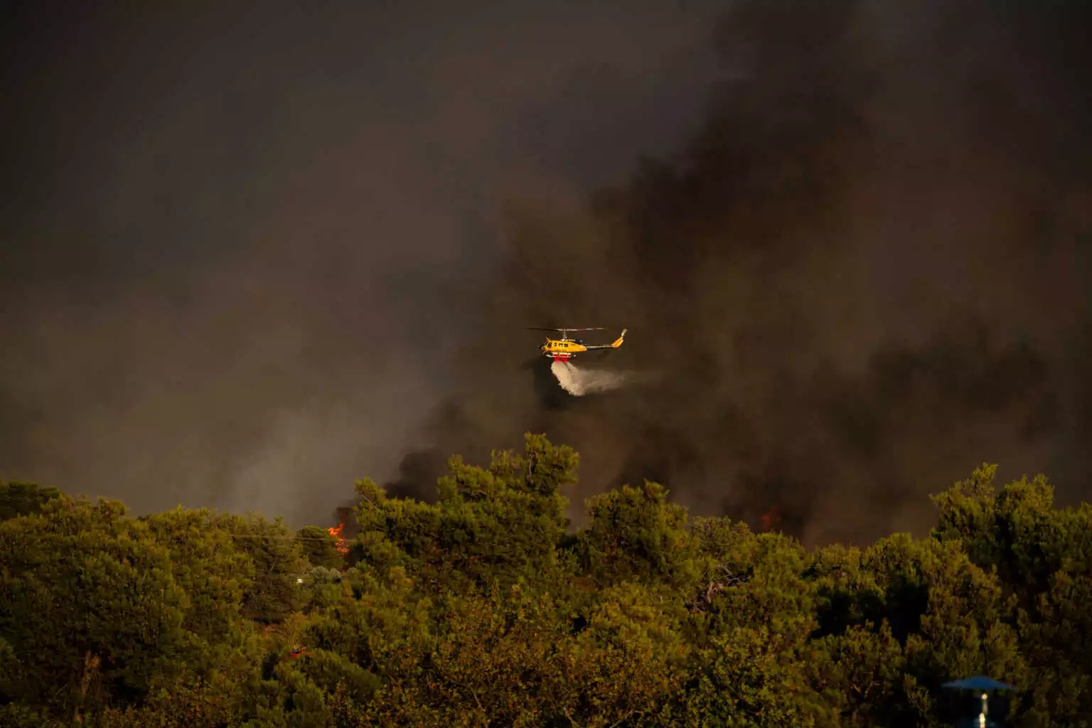 fire varnavas reuters6 1536x1024