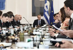Mitsotakis ypourgiko scaled