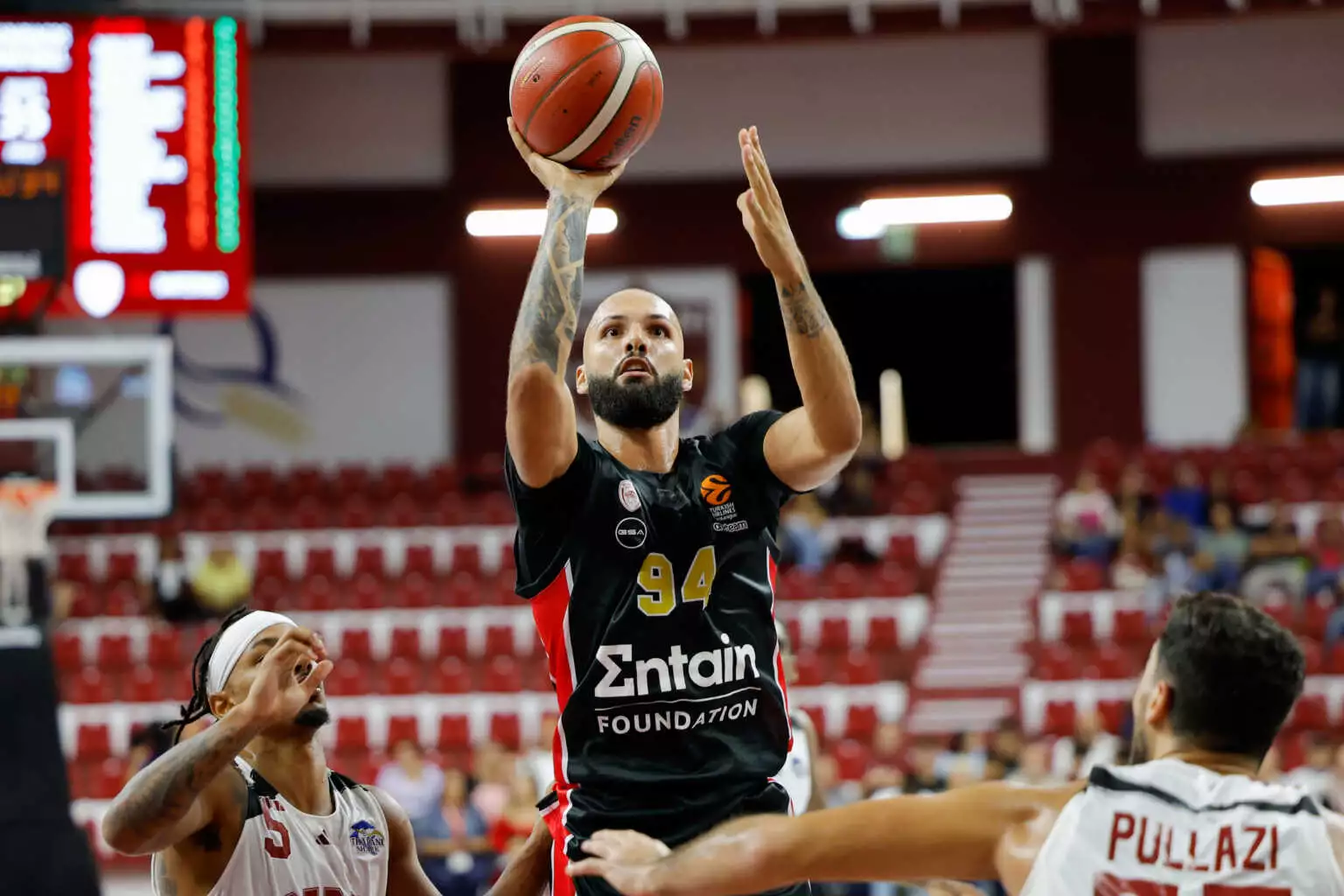 fournie olympiacos 1536x1024