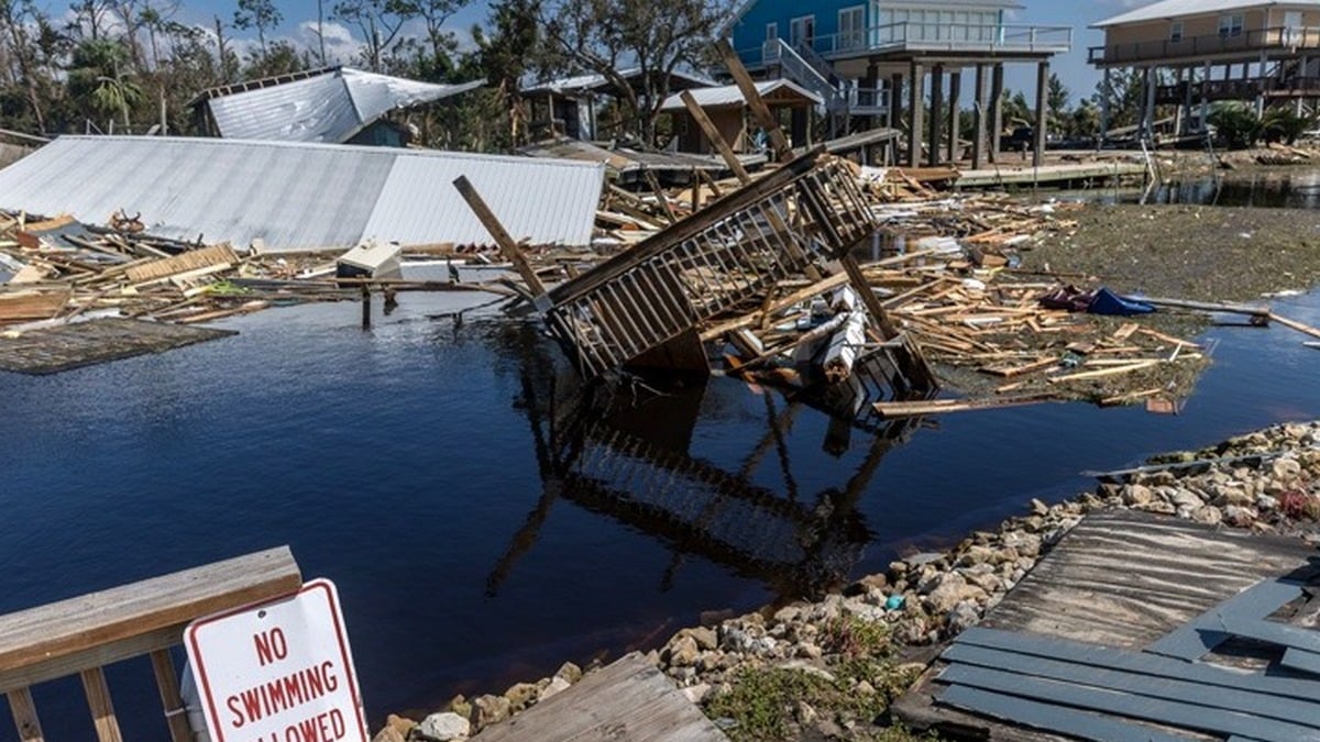 w29 84358HURRICANEHELENE