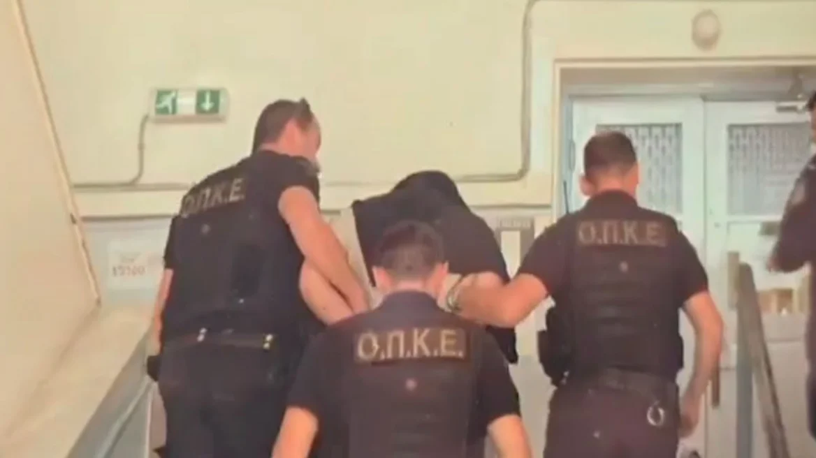 FYLAKH 31XRONOS SKOTONE ADESPOTA VOLOS