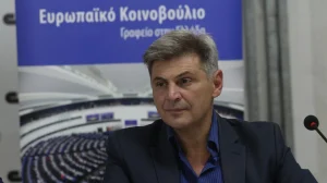 nikos farantouris