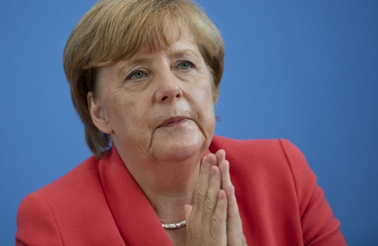 MERKEL- APOMNHMONEVMATA- ELLADA