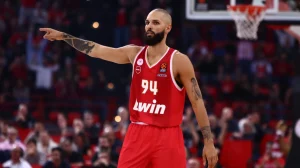 OLYMPIACOS FOYRNIE