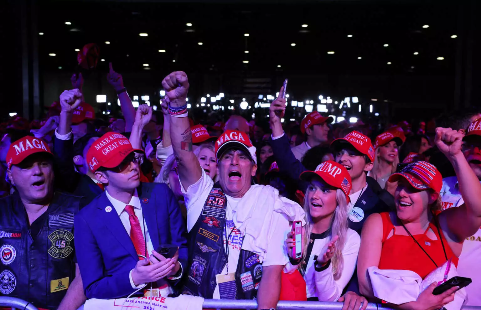 trump supportersR 1536x990