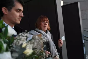 DIKHGOROS ZOZEL PELIKO