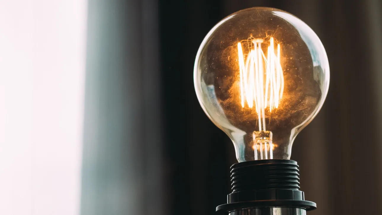 2d26d2c3 high voltage bright lightbulb