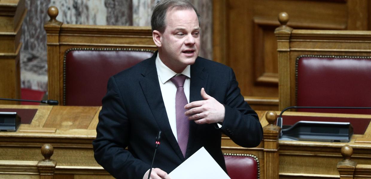 Καραμανλής στη Βουλή