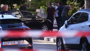 Αστυνομία και ΕΚΑΒ σε περιστατικό πυροβολισμών (ΚΩΣΤΑΣ ΤΖΟΥΜΑΣ / EUROKINISSI)