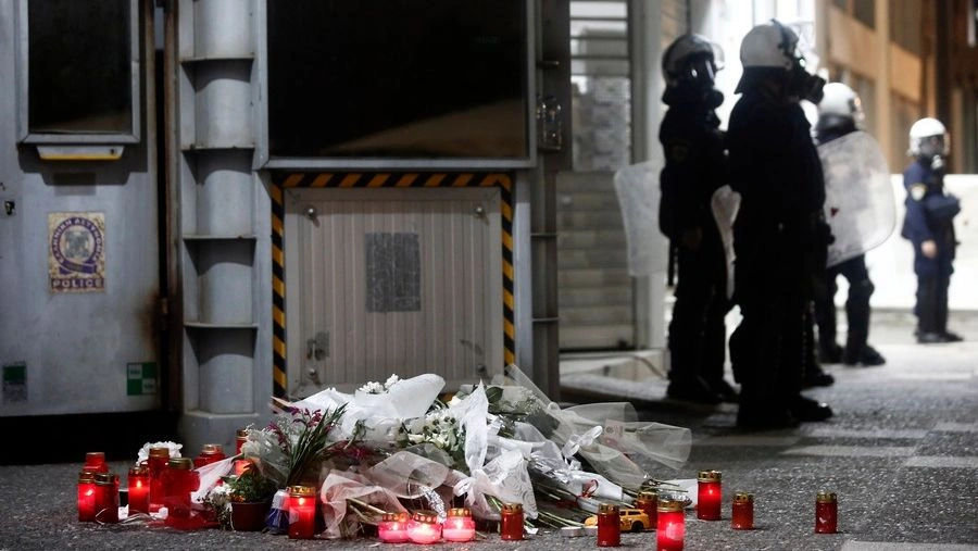 Η επιγραφή στη μνήμη της Κυριακής Γρίβα ΜΑΡΚΟΣ ΧΟΥΖΟΥΡΗΣ/EUROKINISSI