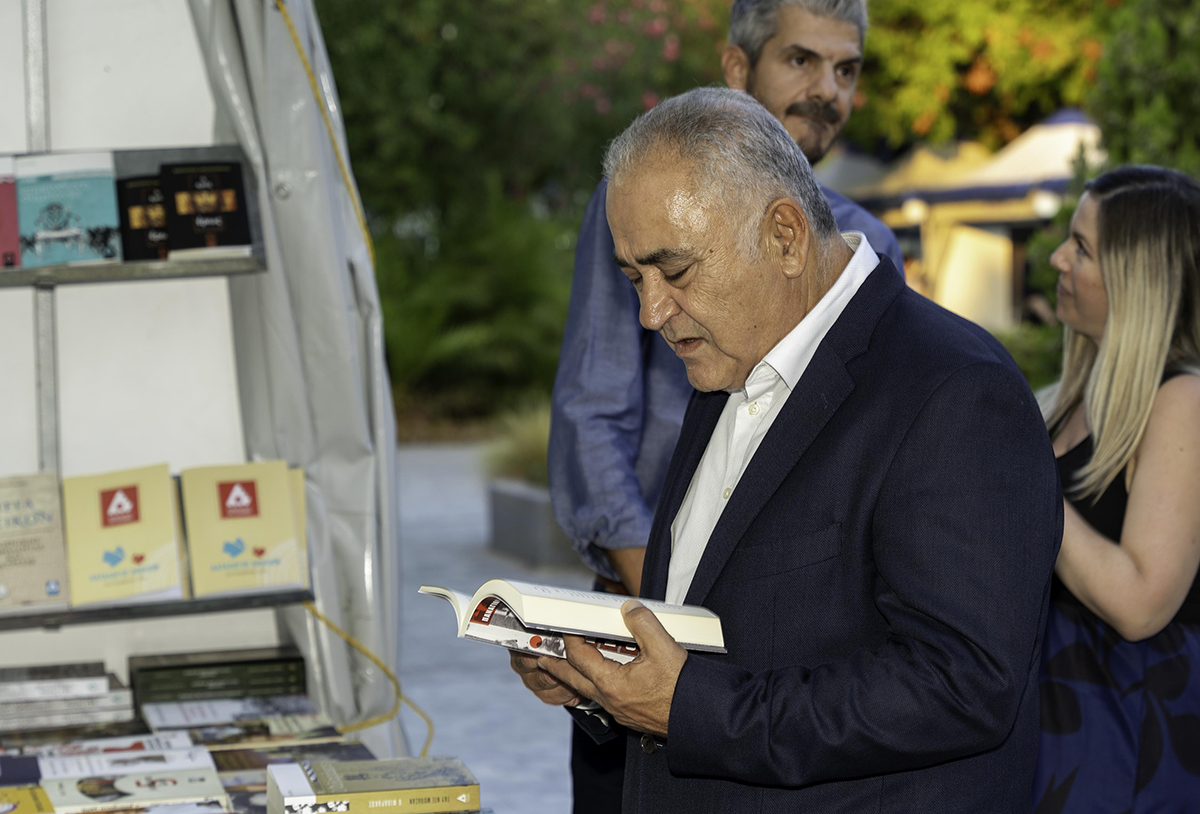 ο Πρόεδρος του Επαγγελματικού Επιμελητηρίου Αθηνών, Γιάννης Χατζηθεοδοσίου - eea.gr/