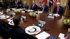 Βολοντίμιρ Ζελένσκι παρουσίασε στον Αμερικανό ομόλογό του, τον Ντόναλντ Τραμπ, "χάρτες