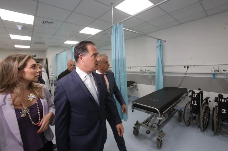 Έντονες αποδοκιμασίες κατά Άδωνι Γεωργιάδη στα εγκαίνια του ΤΕΠ στο νοσοκομείο Χίου