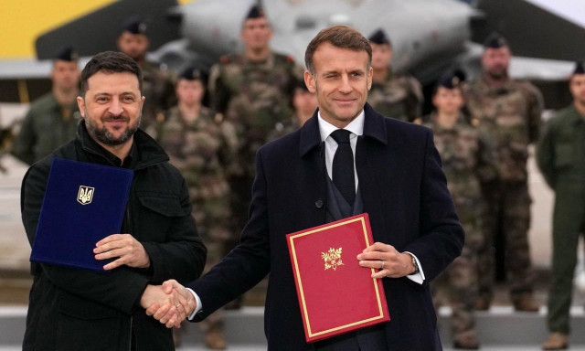 Ιστορική συμφωνία: Η Ουκρανία αγοράζει 100 μαχητικά Rafale από τη Γαλλία – Το κόστος και το χρονοδιάγραμμα