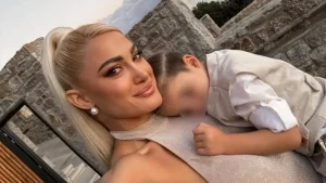 Ιωάννα Τούνη: Η φωτογραφία με τον γιο της